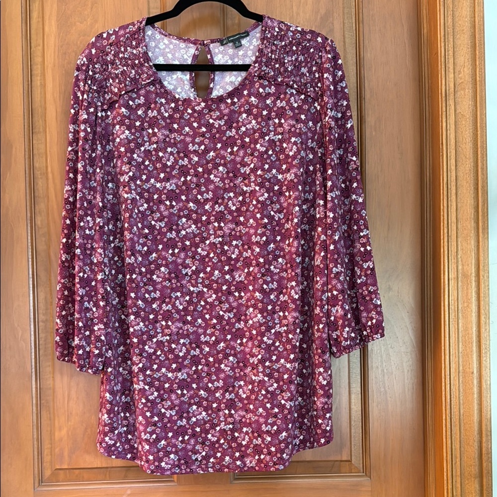 Adrianna Papell Purple and White Floral Blouse 3/4 Sleeve Scoop Neck